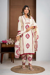 Stylish White Flower Mirror neck Kurta Pant Dupatta Cotton set