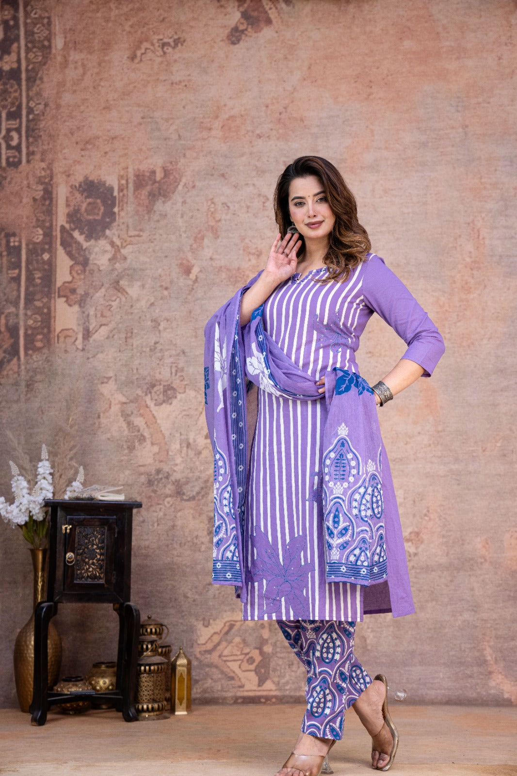 Stylish Mogra Lining Print  Kurta Pant Dupatta Cotton set